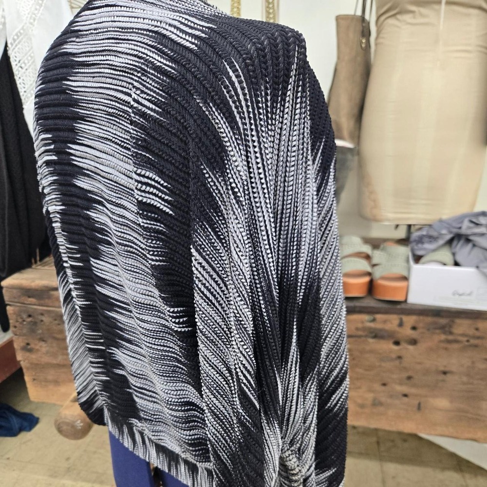 Alfani black & gray striped nylon & spandex top with a boho vibe - Picture 5 of 7